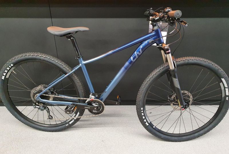 LIV TEMPT 29"